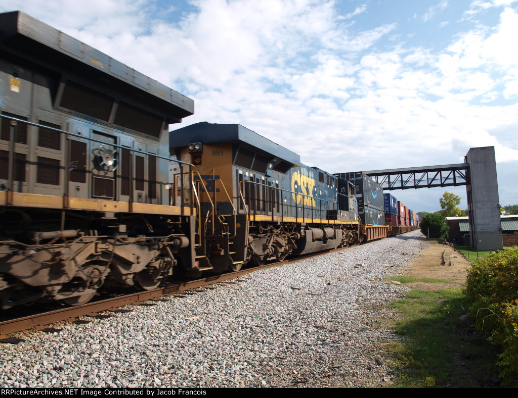 CSX 851